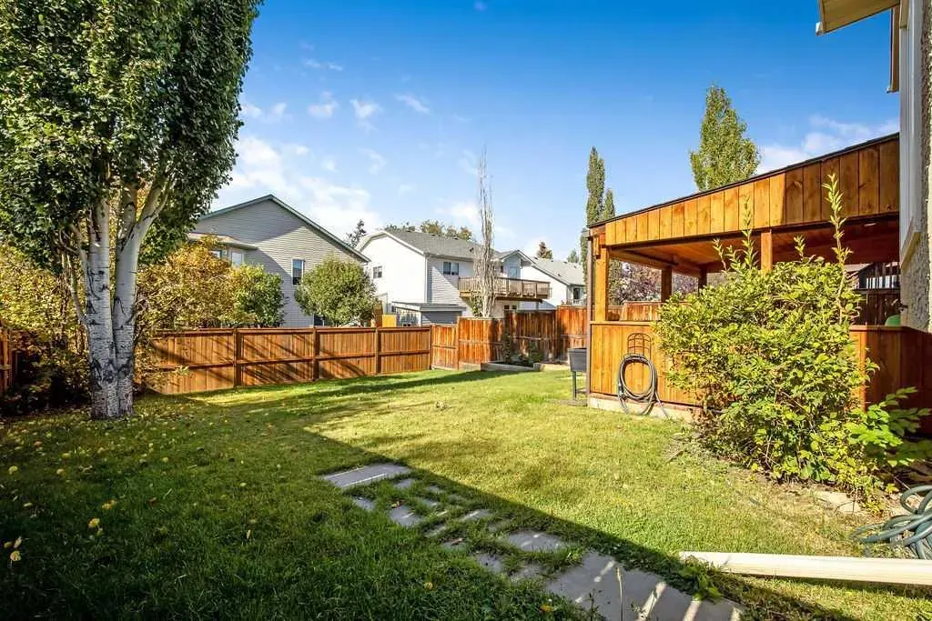 51 Hunters Crescent