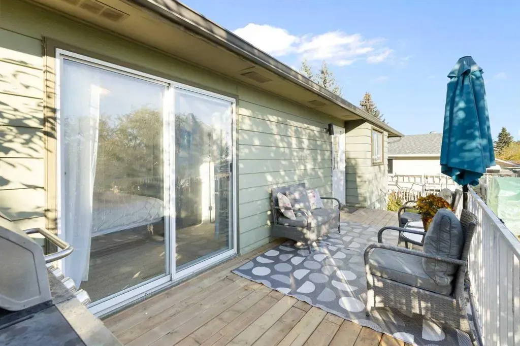 27 Deercrest Close SE