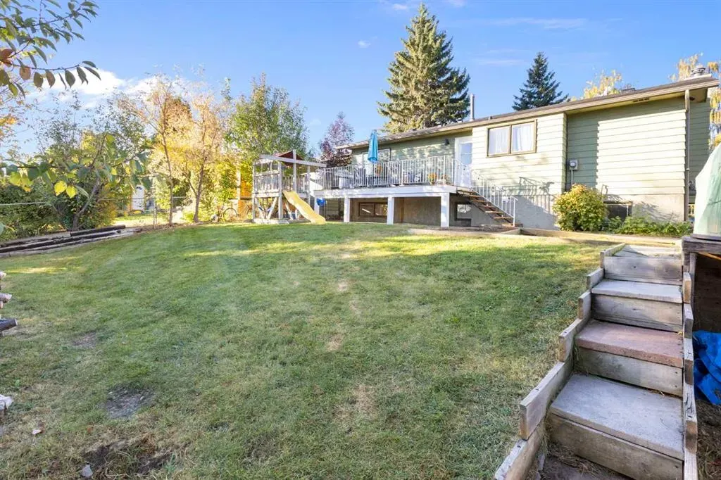 27 Deercrest Close SE