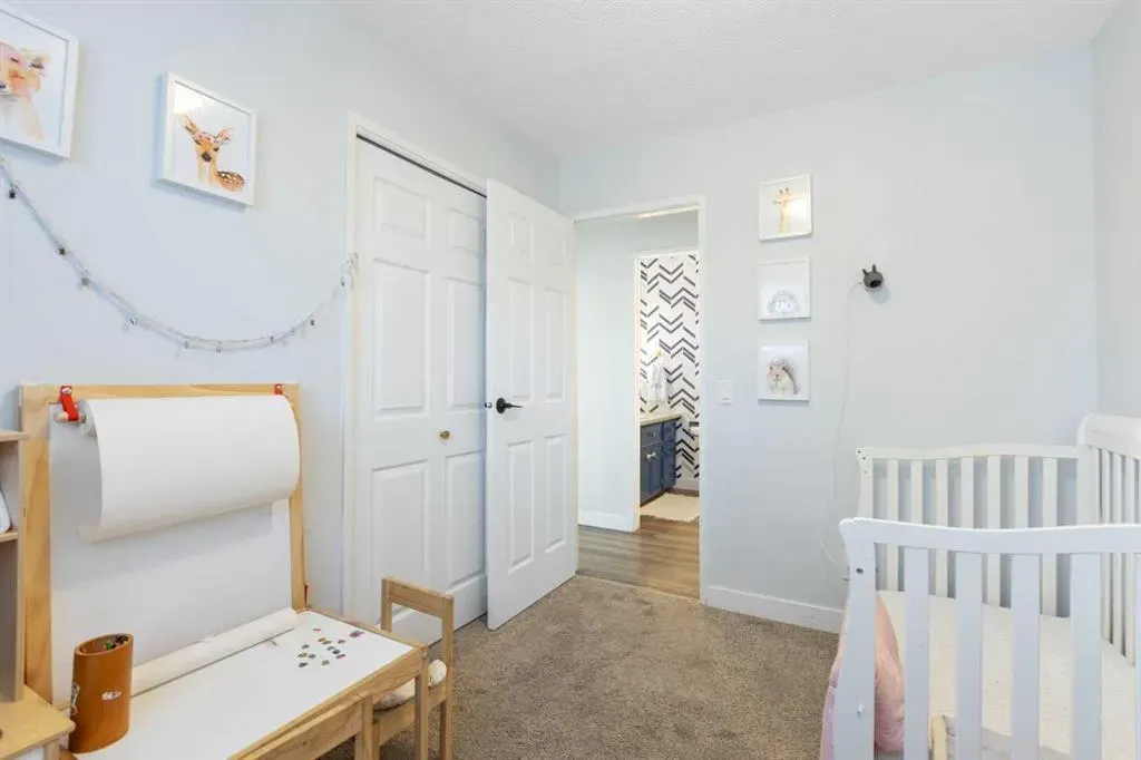 27 Deercrest Close SE