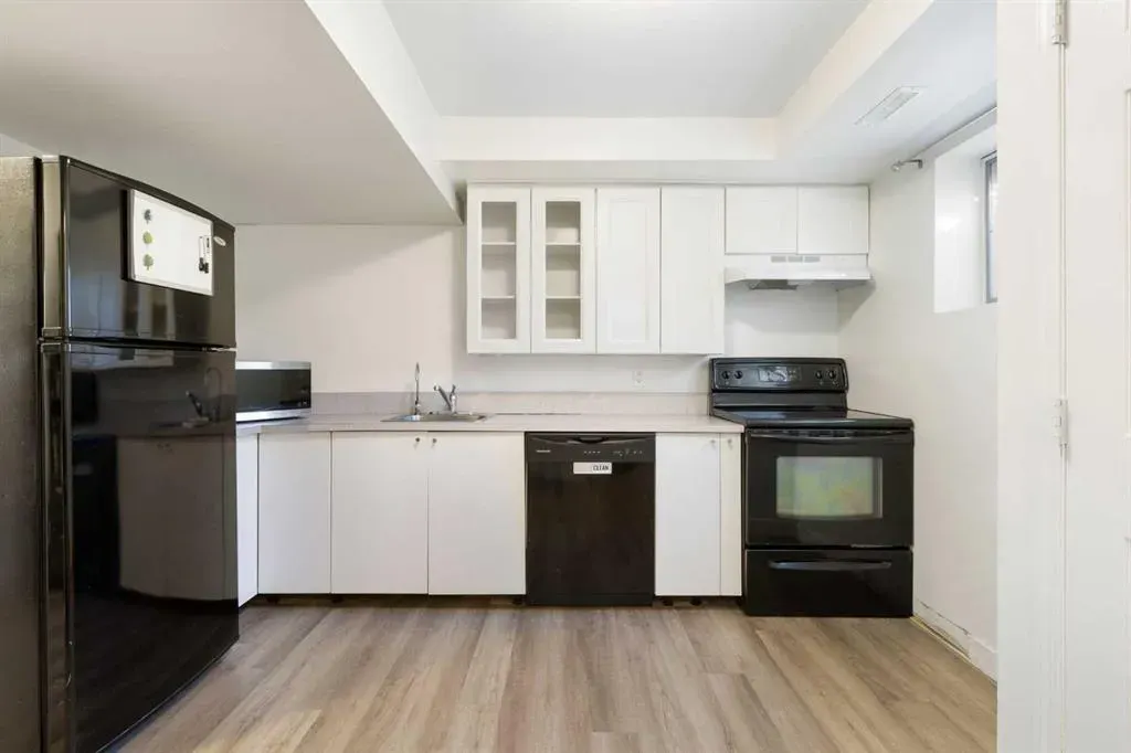 27 Deercrest Close SE