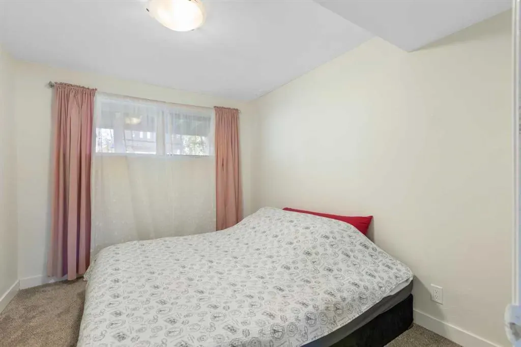 27 Deercrest Close SE