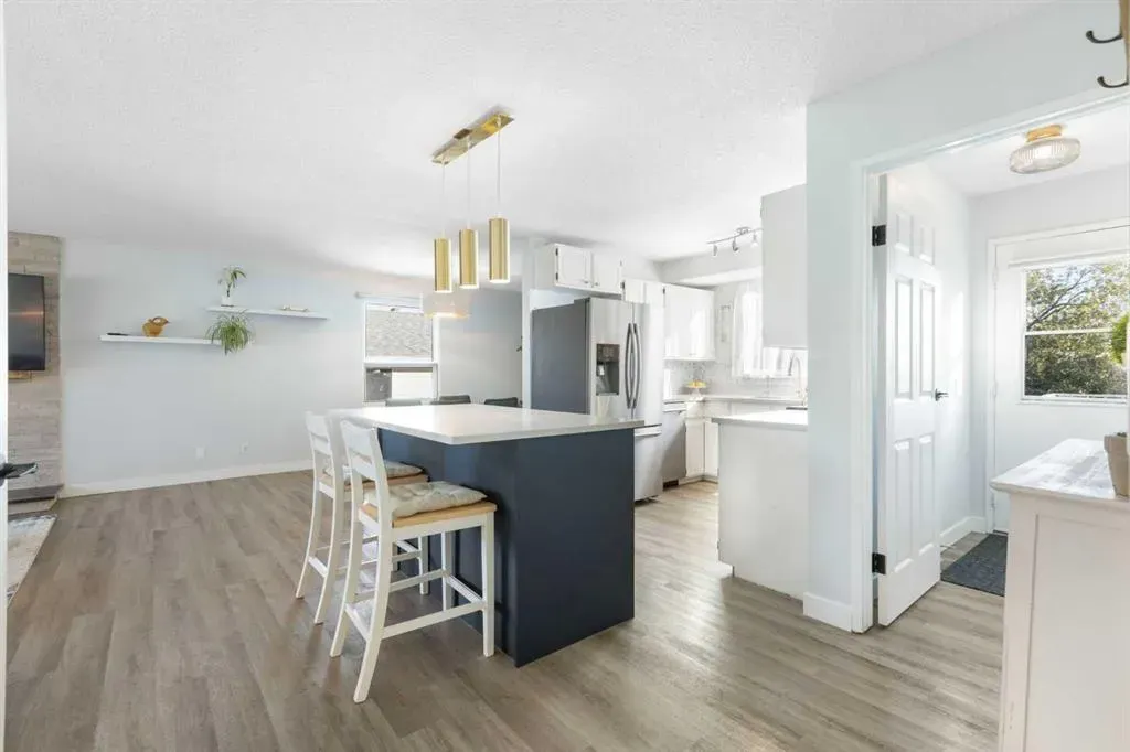 27 Deercrest Close SE