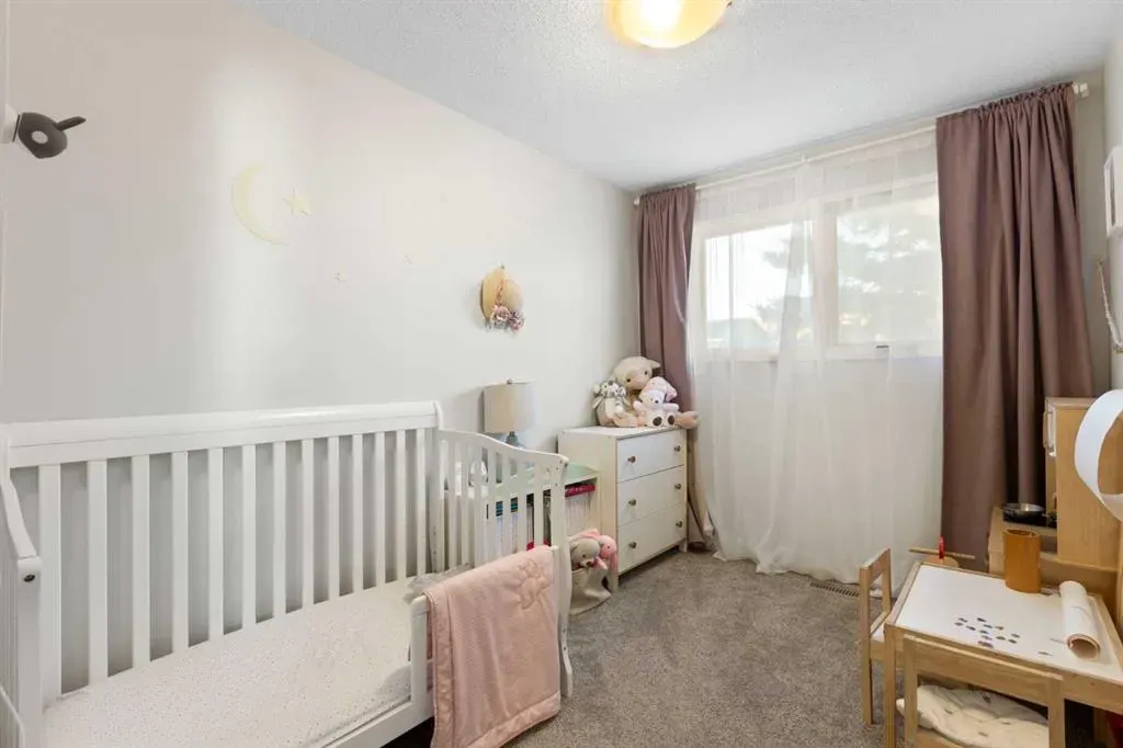 27 Deercrest Close SE