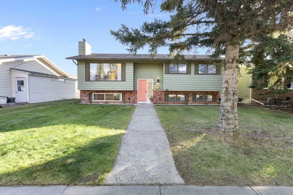 27 Deercrest Close SE