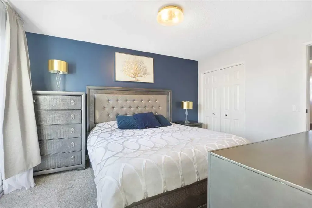 27 Deercrest Close SE