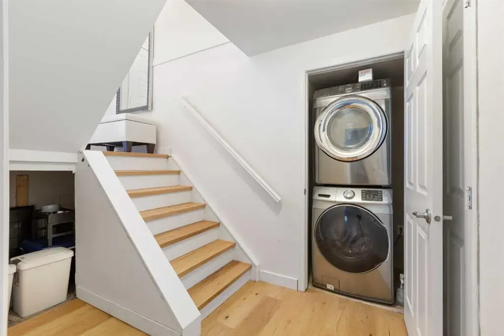 27 Deercrest Close SE