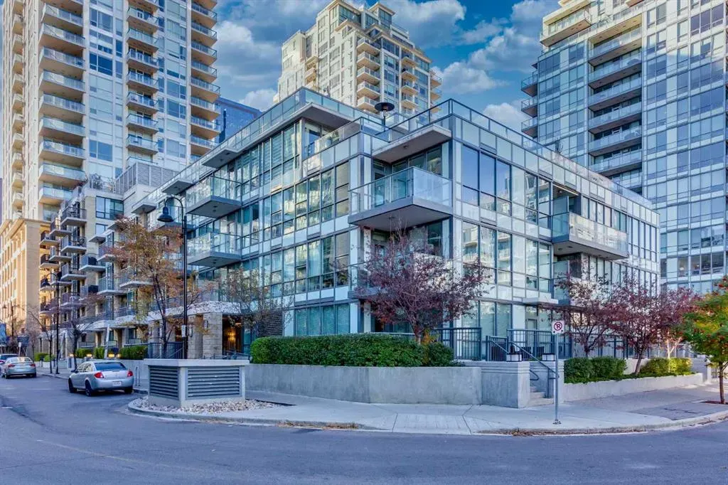 51 Waterfront Mews SW, #205