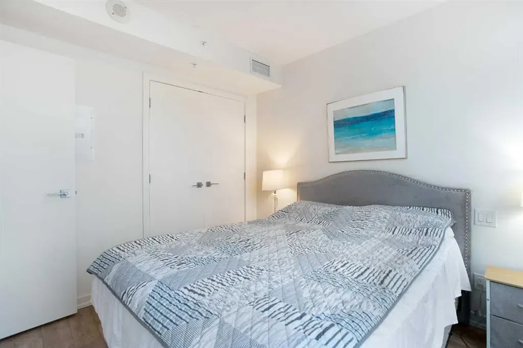 51 Waterfront Mews SW, #205