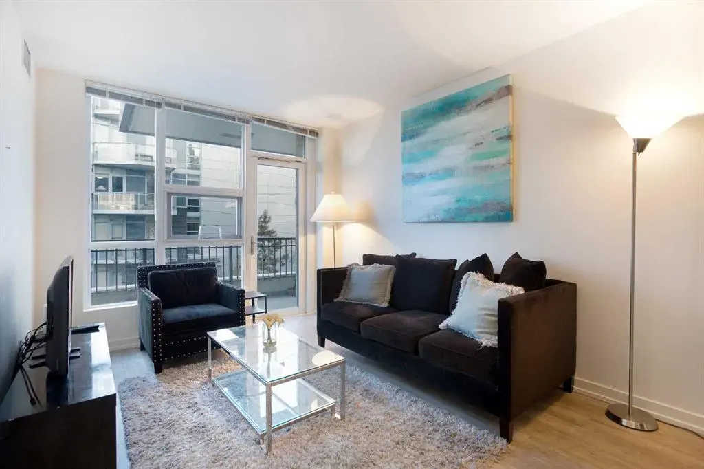 51 Waterfront Mews SW, #205