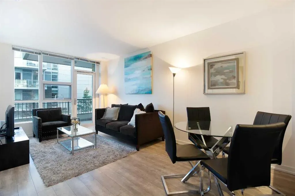 51 Waterfront Mews SW, #205