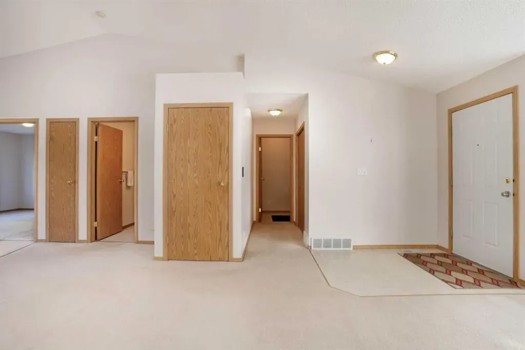 13 Fairview Park Lane W
