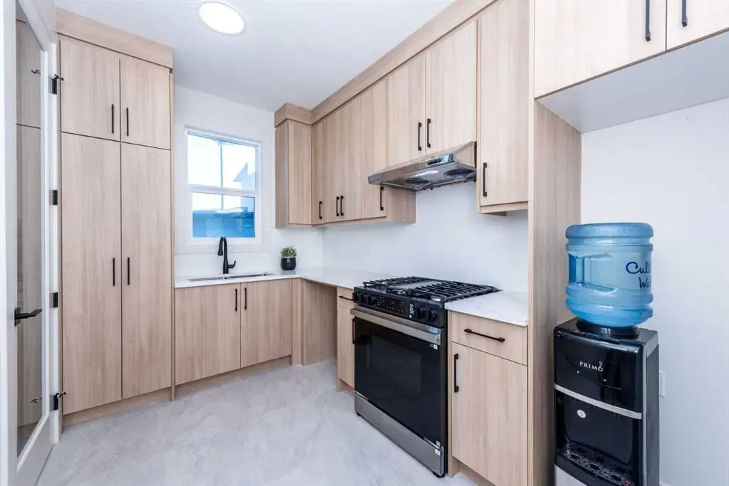 77 Waterford Crescent