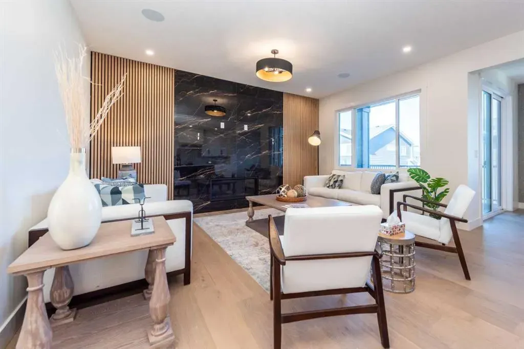 77 Waterford Crescent