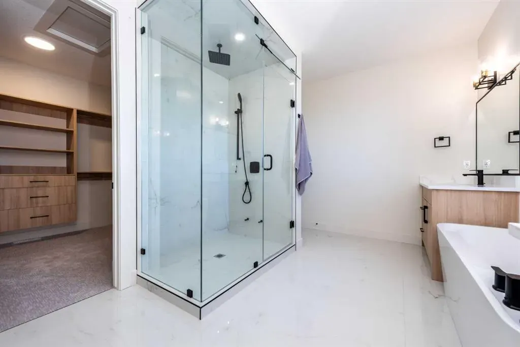 77 Waterford Crescent