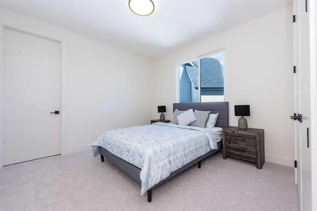 77 Waterford Crescent