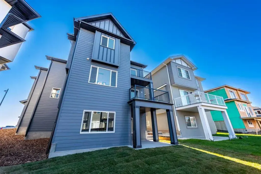 77 Waterford Crescent