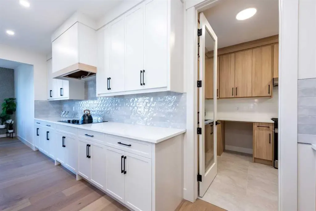 77 Waterford Crescent