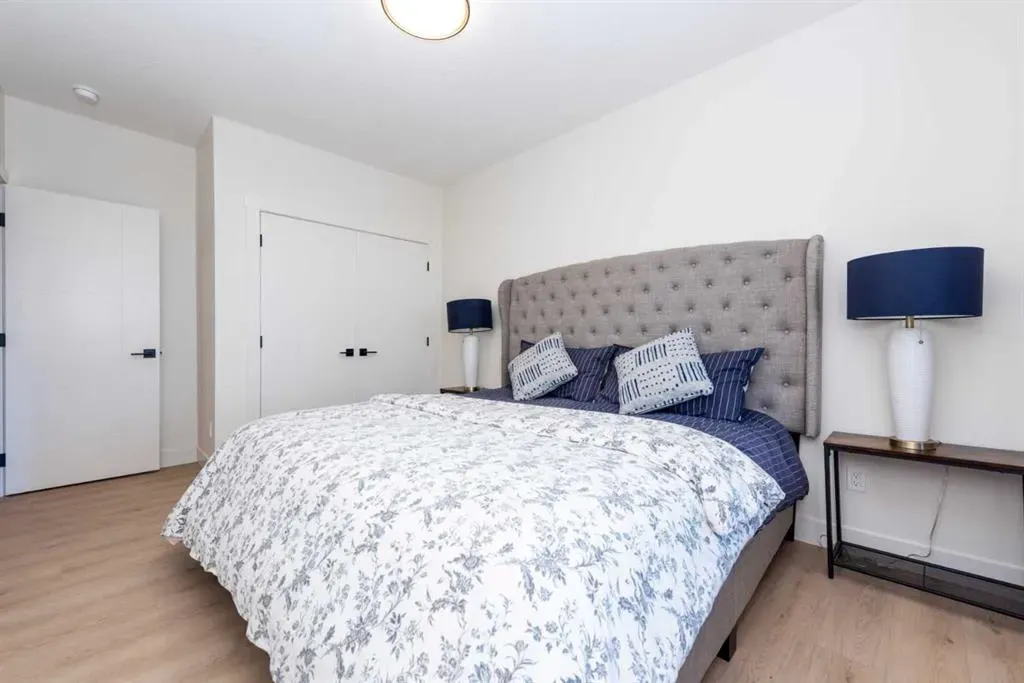 77 Waterford Crescent