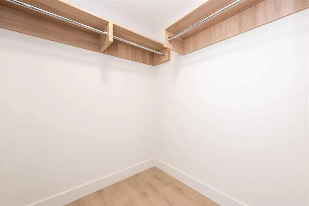 77 Waterford Crescent