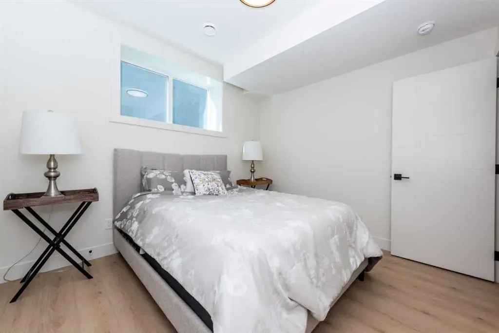 77 Waterford Crescent