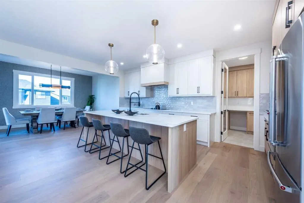 77 Waterford Crescent