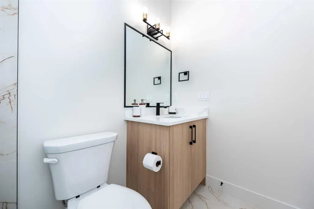 77 Waterford Crescent