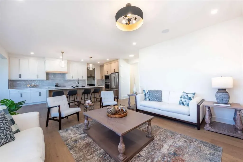 77 Waterford Crescent