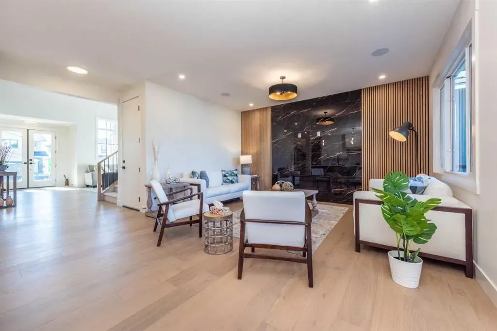 77 Waterford Crescent