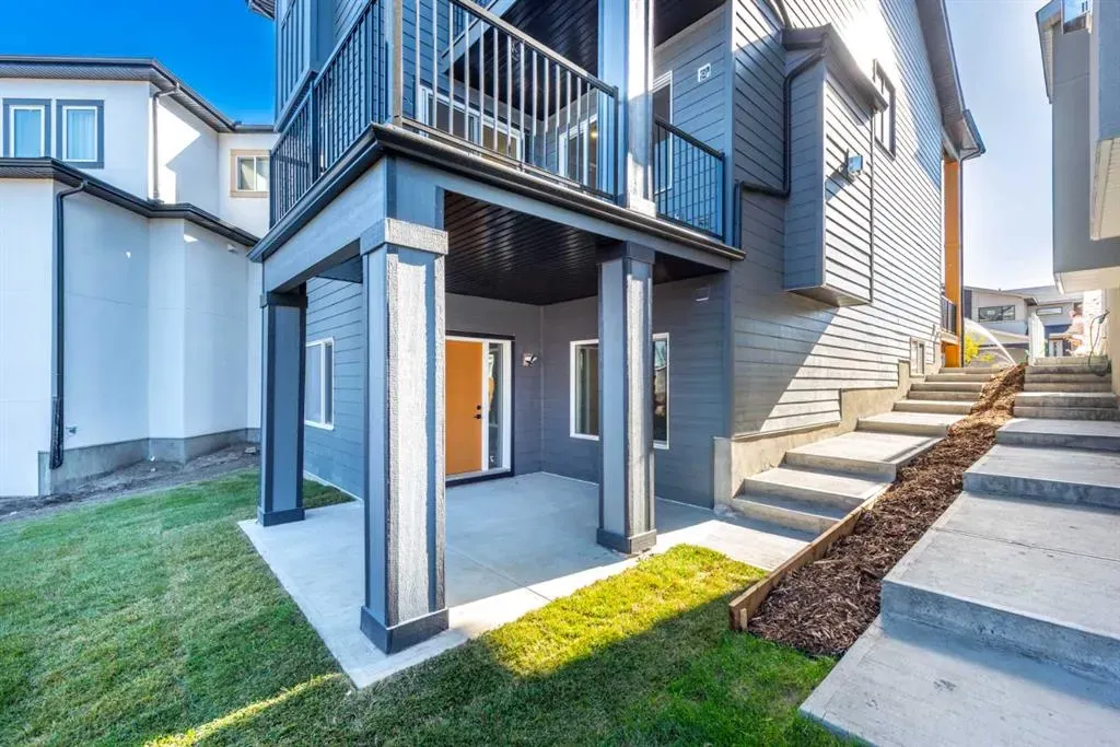 77 Waterford Crescent