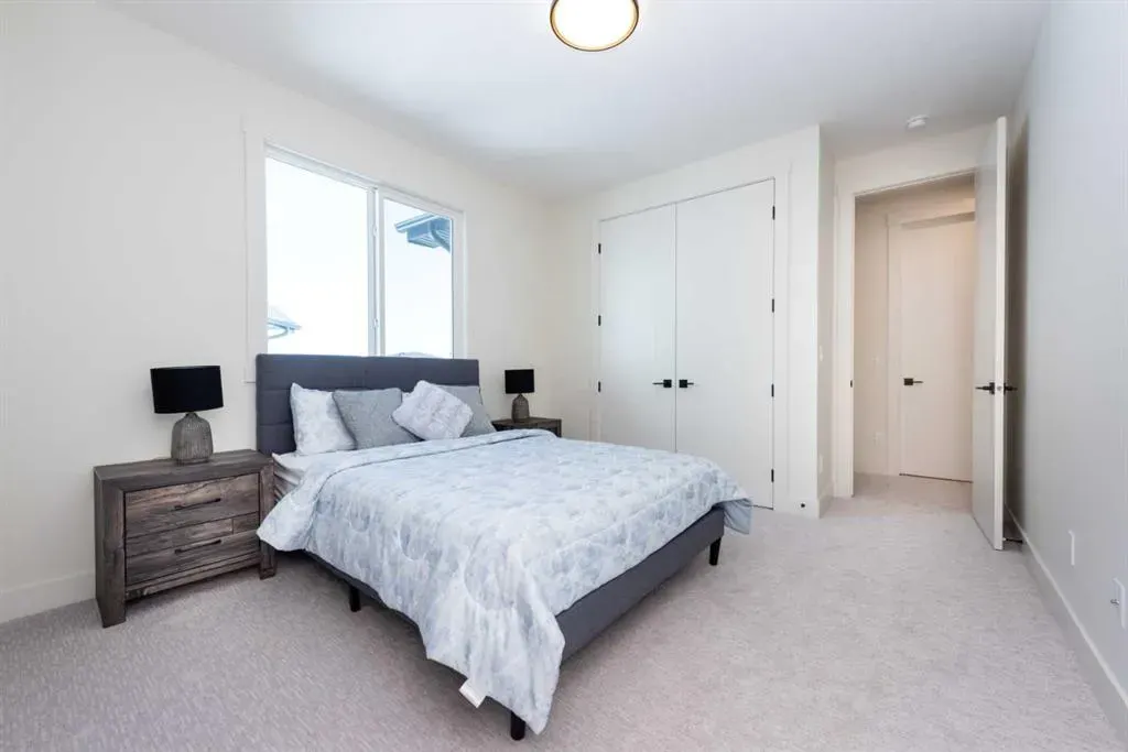 77 Waterford Crescent