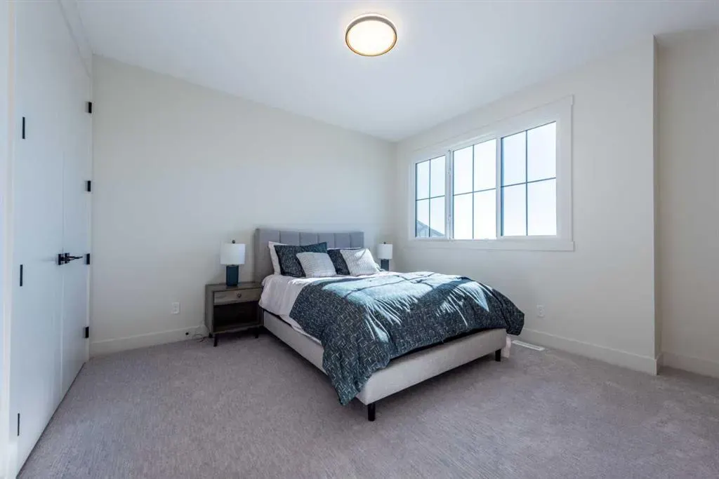 77 Waterford Crescent