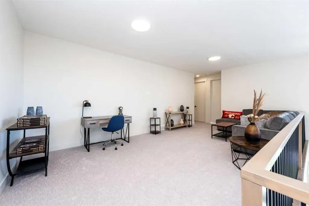 77 Waterford Crescent