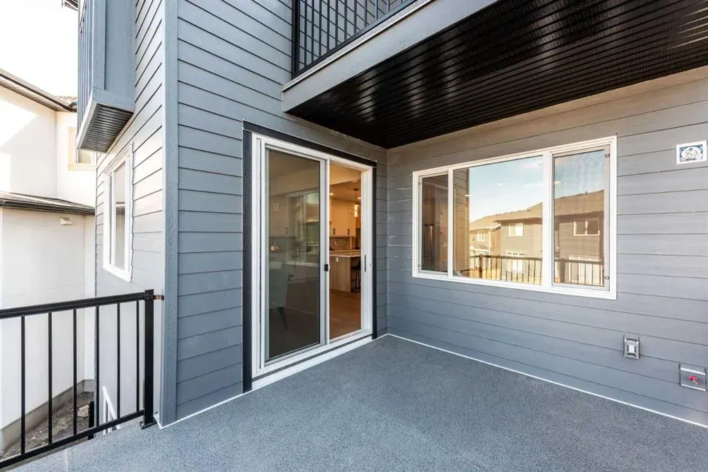 77 Waterford Crescent