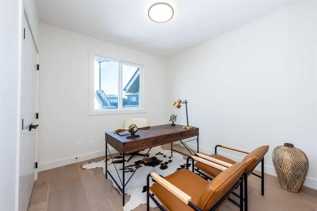 77 Waterford Crescent