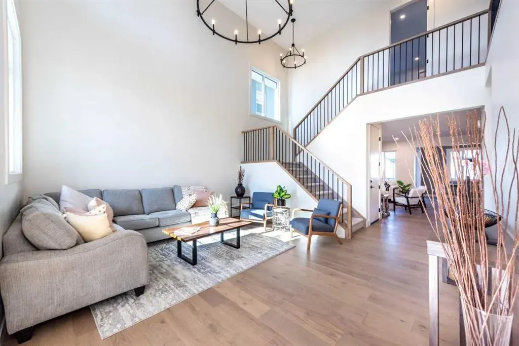 77 Waterford Crescent