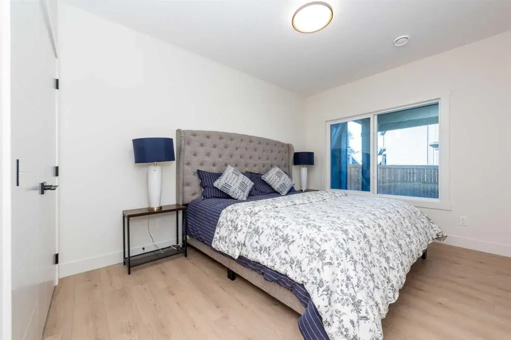 77 Waterford Crescent