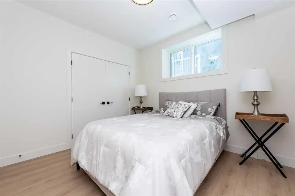 77 Waterford Crescent