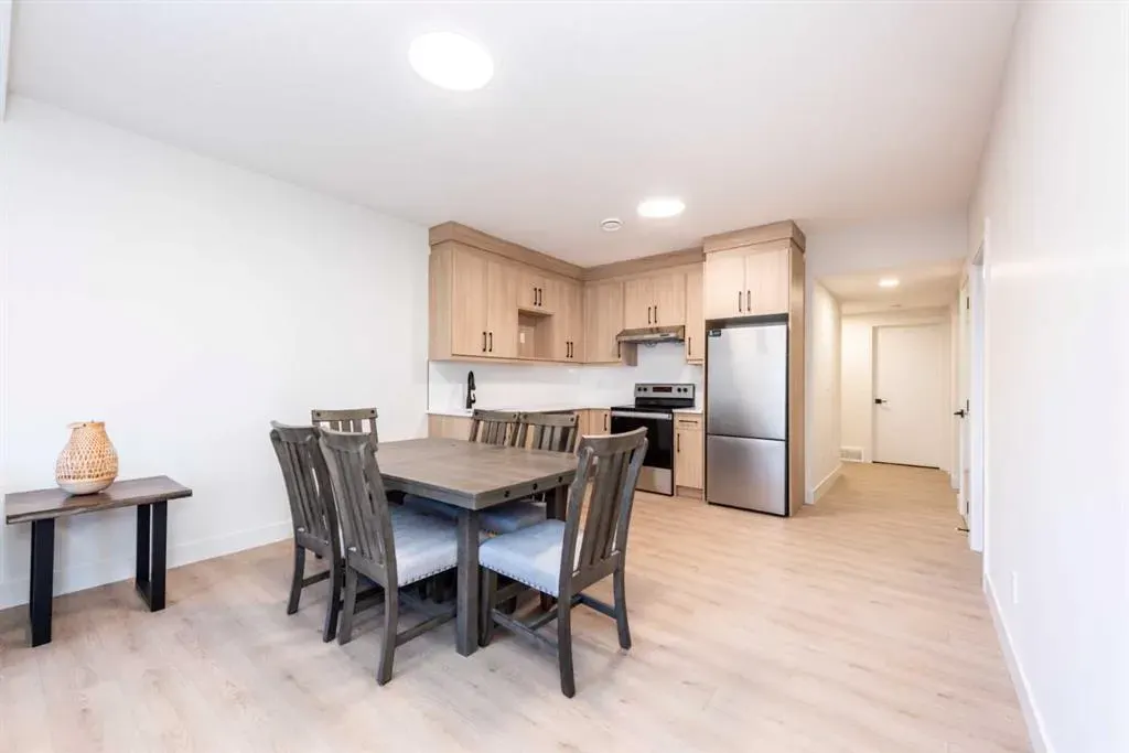 77 Waterford Crescent