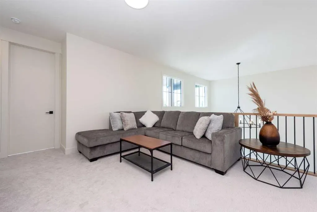 77 Waterford Crescent