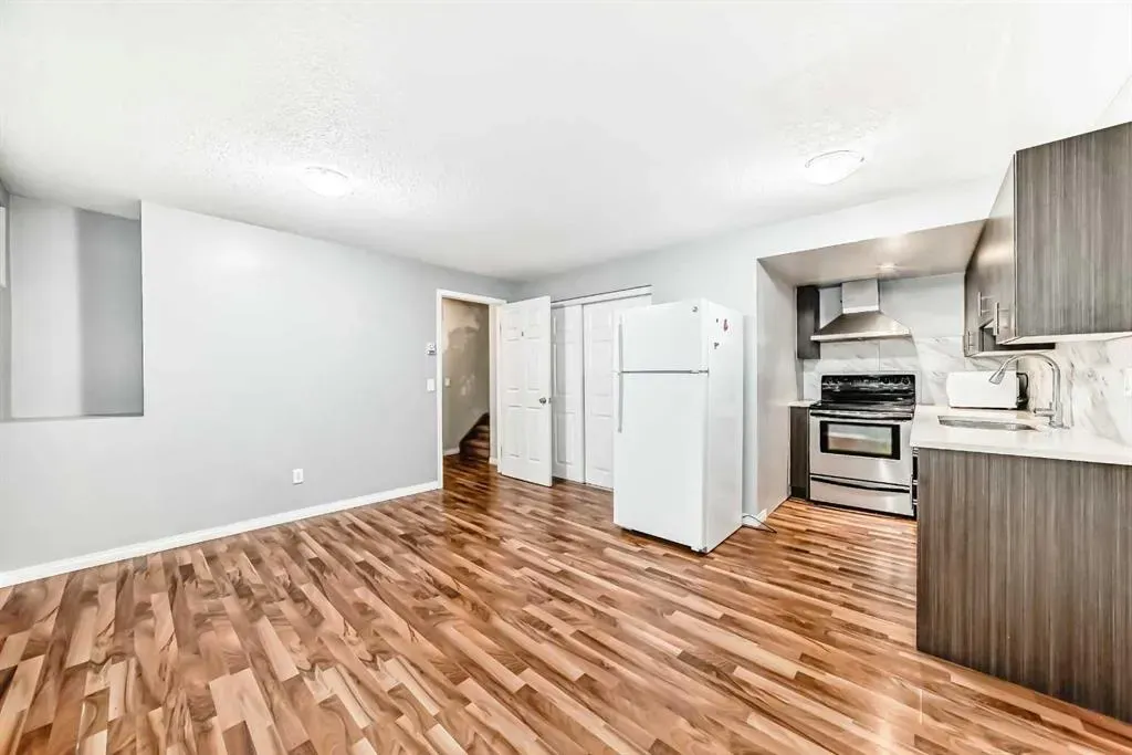 59 Tarington Way NE