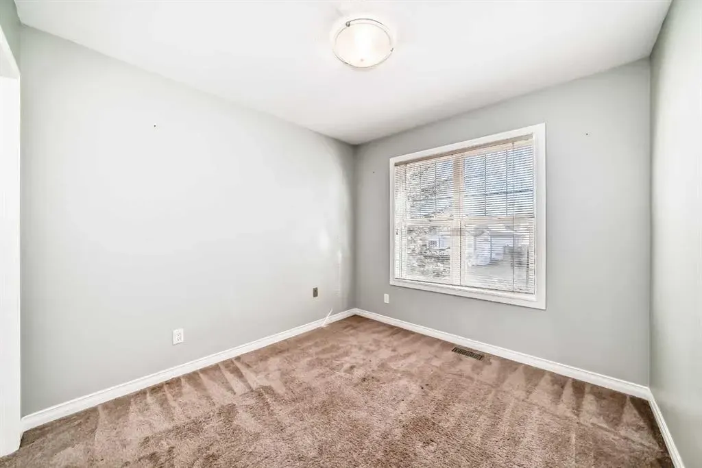 59 Tarington Way NE