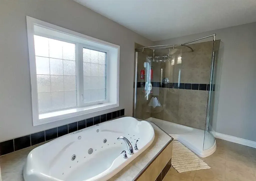 7 Bench Creek Estate