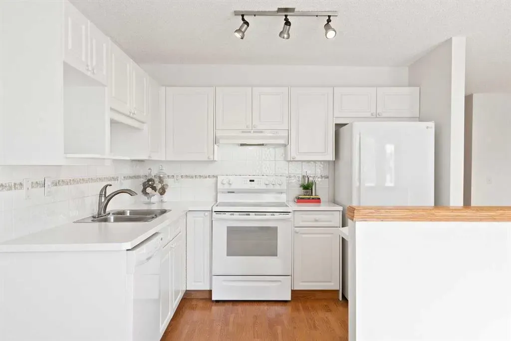 185 Mt Douglas Manor SE
