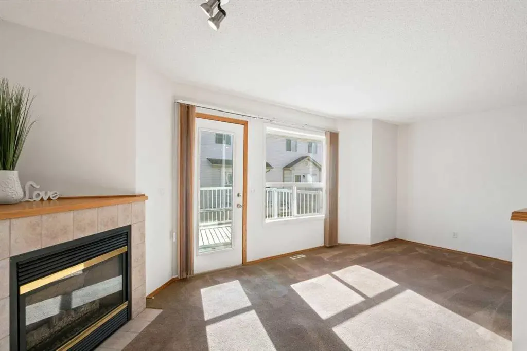 185 Mt Douglas Manor SE