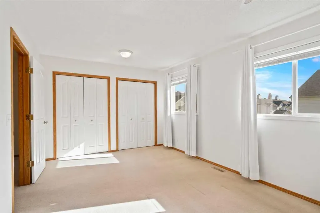 185 Mt Douglas Manor SE
