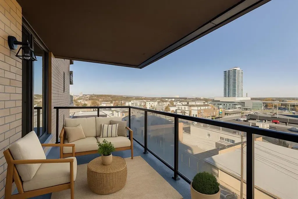 1334 13 Avenue SW, #606