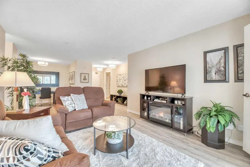 7239 Sierra Morena Boulevard SW, #204