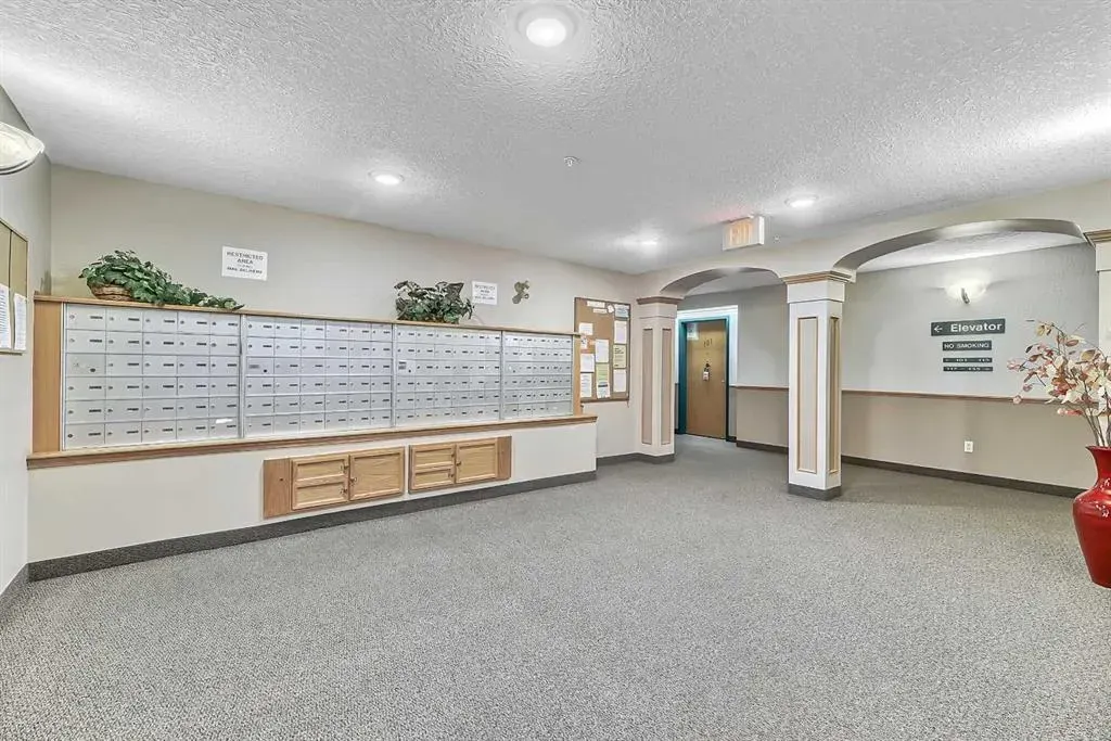 7239 Sierra Morena Boulevard SW, #204