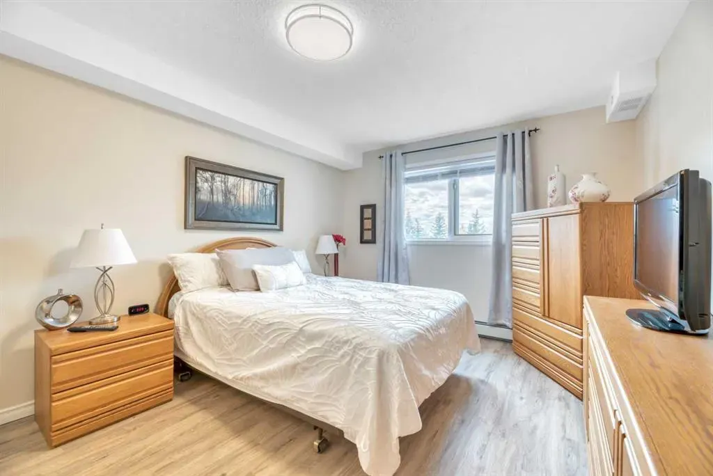 7239 Sierra Morena Boulevard SW, #204